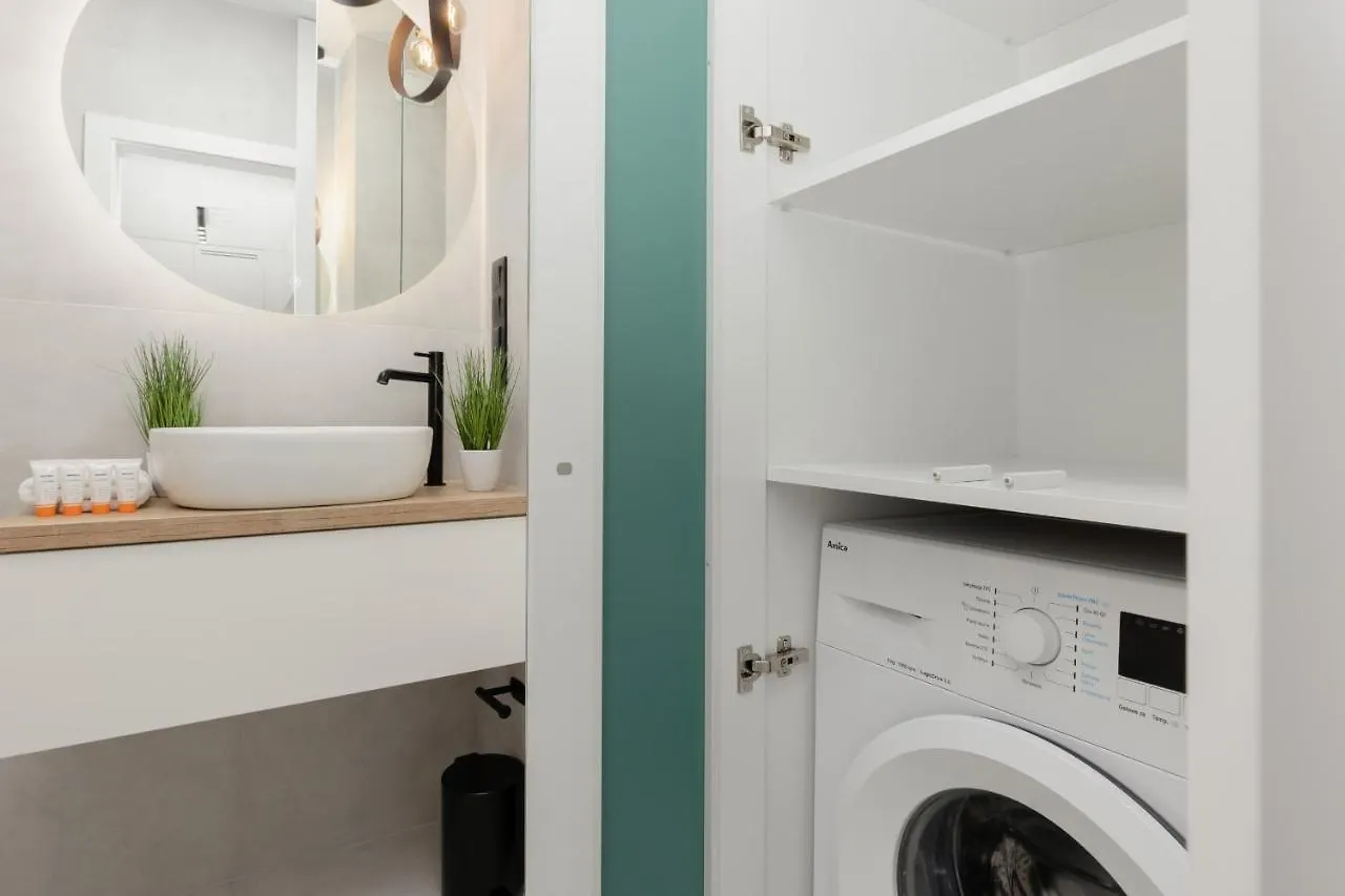 Apartament Jutrzenki Wlochy By Renters Apartman Varsó 0*,